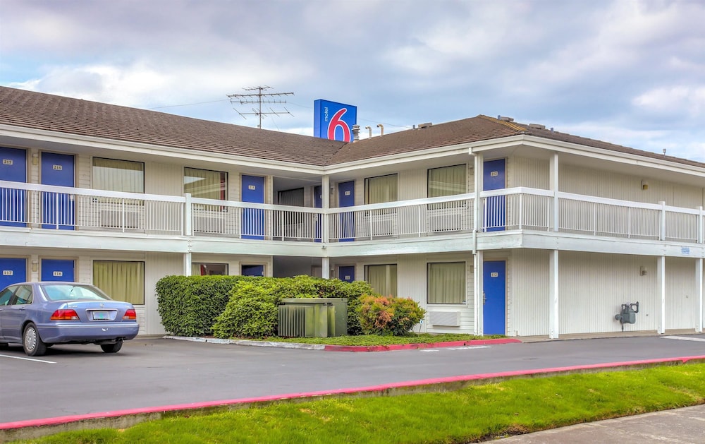 Motel6 Medford, OR - North in MEDFORD - OR