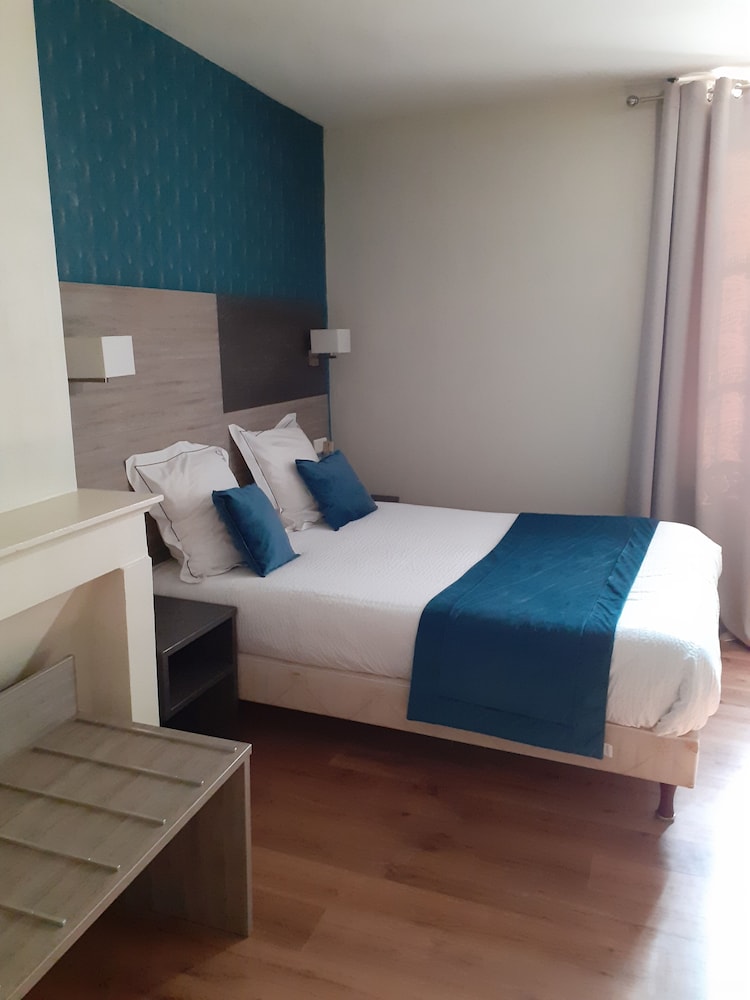 LOGIS HOTEL DE L ECU 4/23