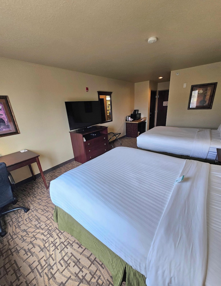 Cobblestone Inn & Suites - Clintonville 14/50