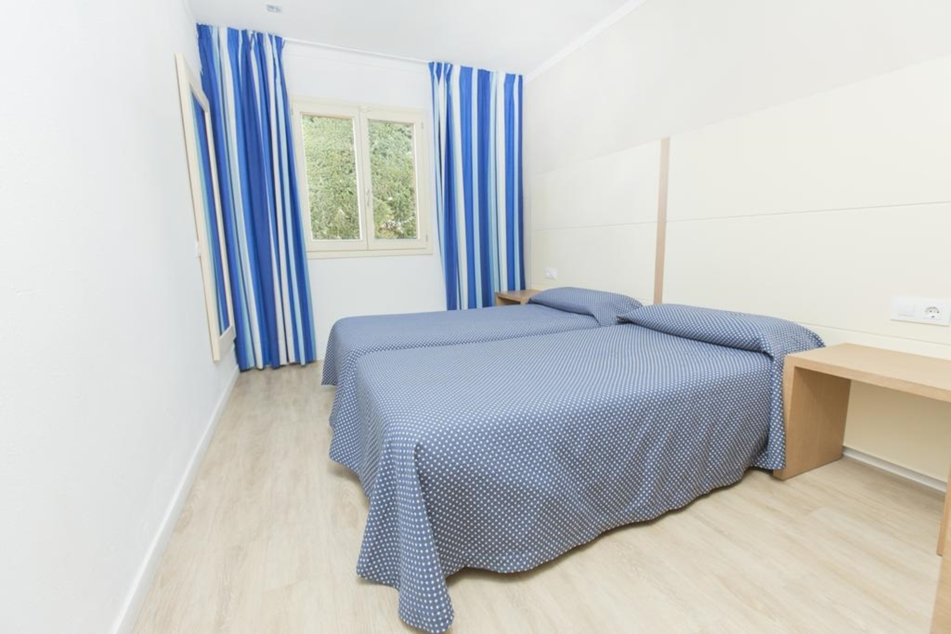 1 BEDROOM, APARTMENT, BALCONY