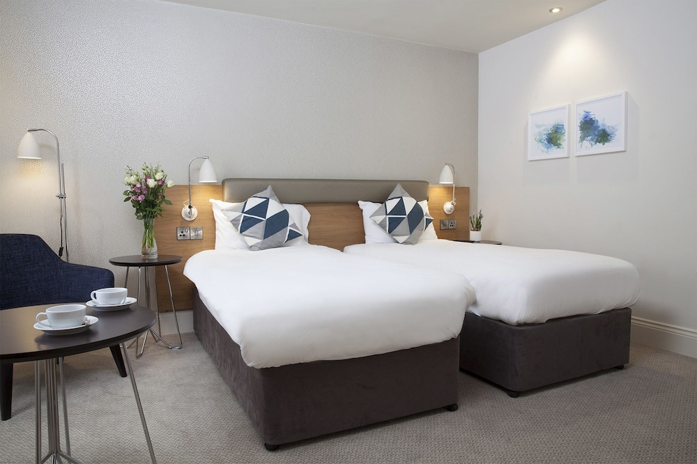 The Orchid Hotel 13/51