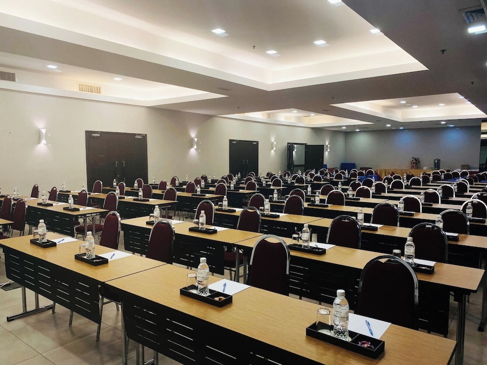 Sfera Hotel 49/59