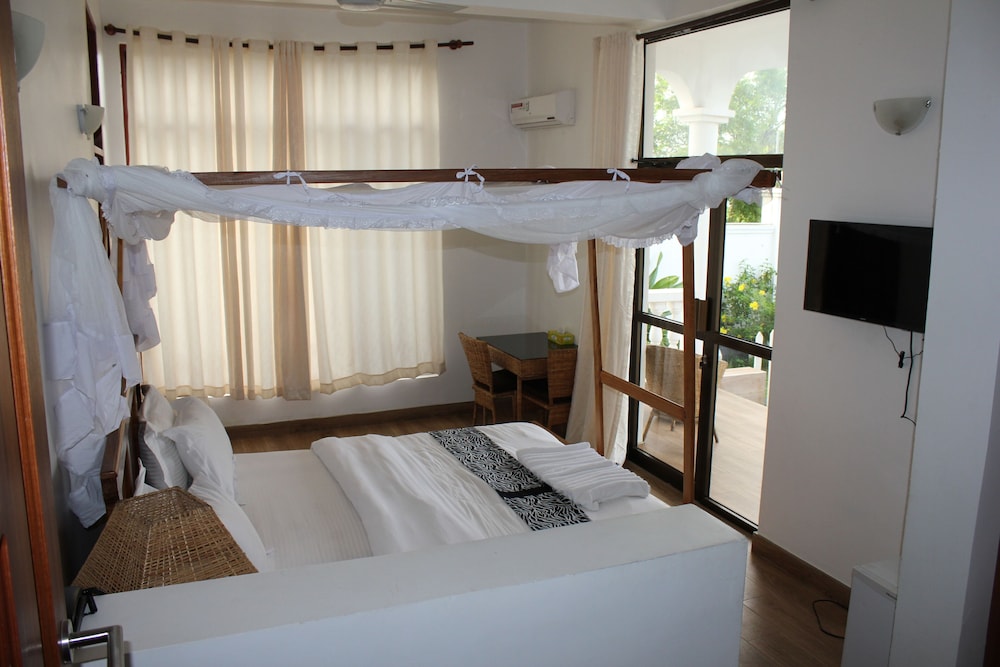 Villa Dahl Beach Resort 10/50