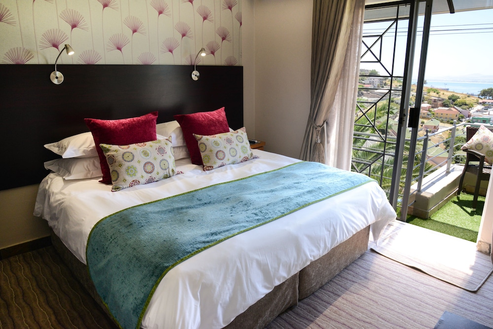 Signal Hill Lodge 22/65