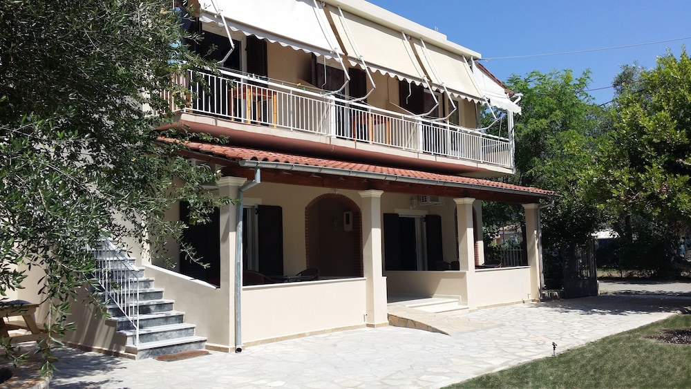 Spiti Propokis by Holidays in Dassia 1/50