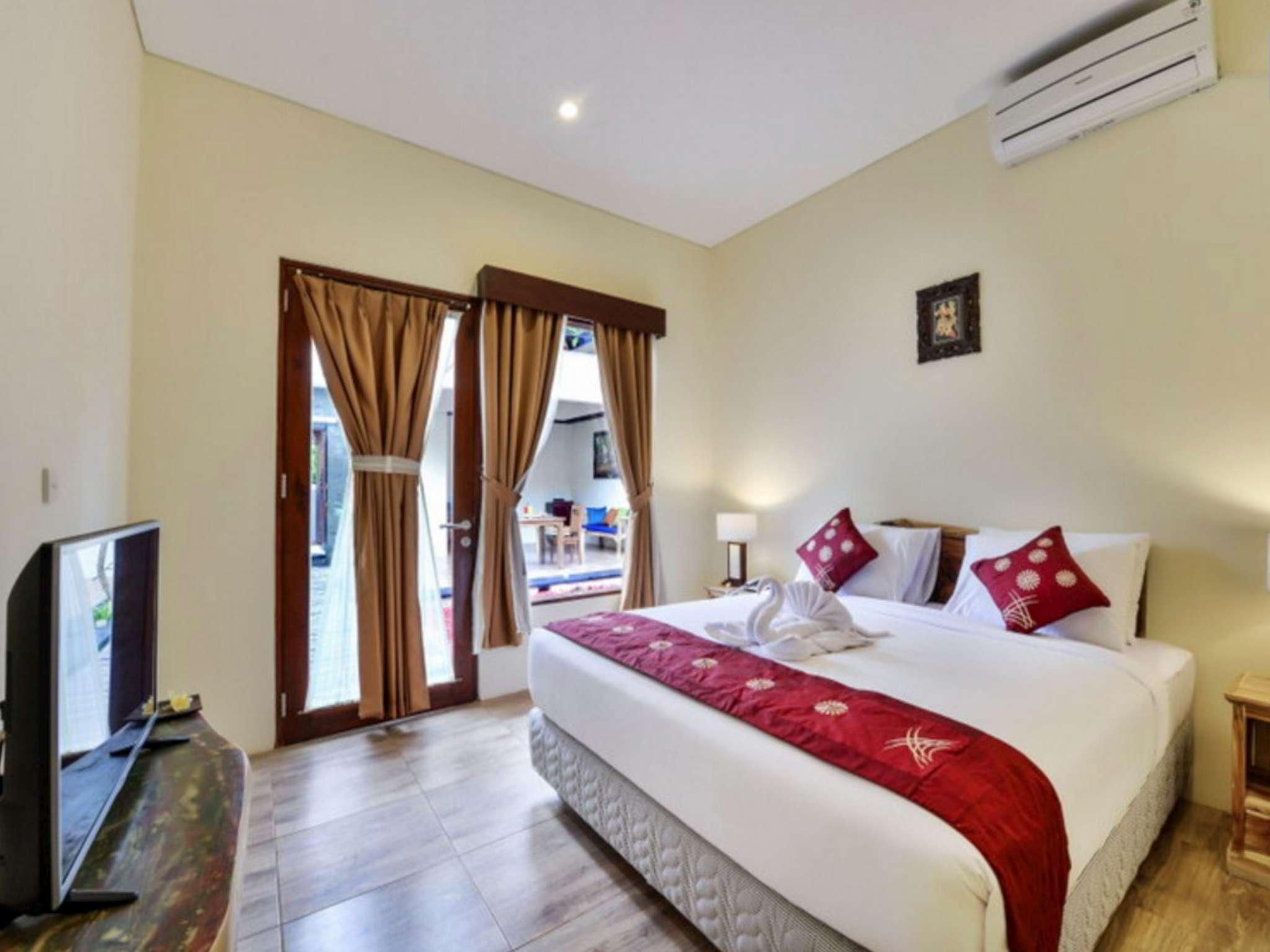 2 Bedrooms, Pool, Villa