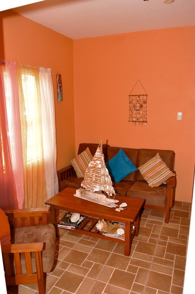 Fish Tobago Guesthouse 43/69