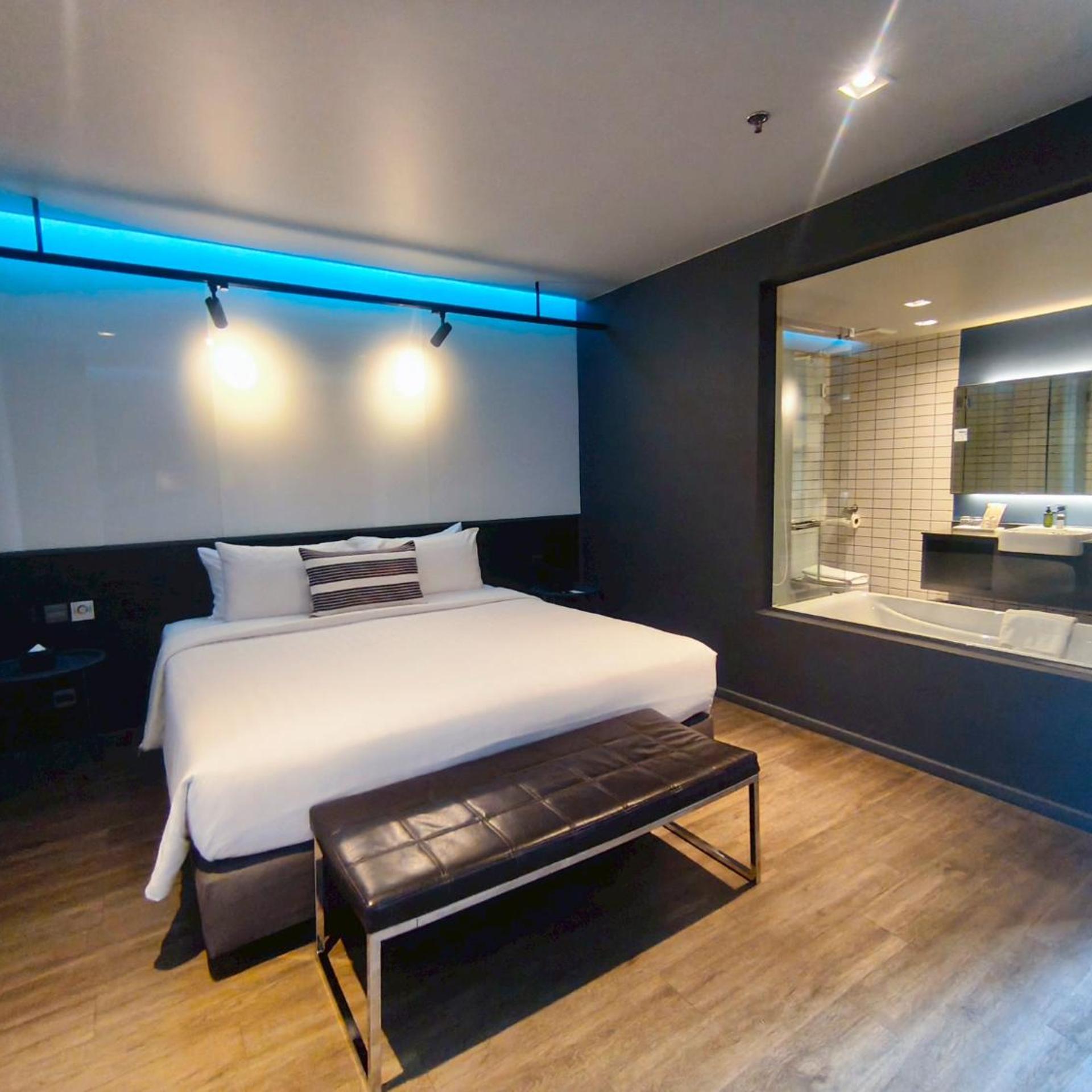 Room, King Bed, Balcony