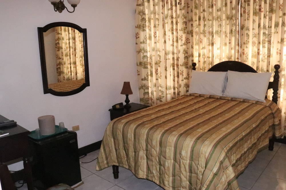 Pink Rock Bed & Breakfast 27/58