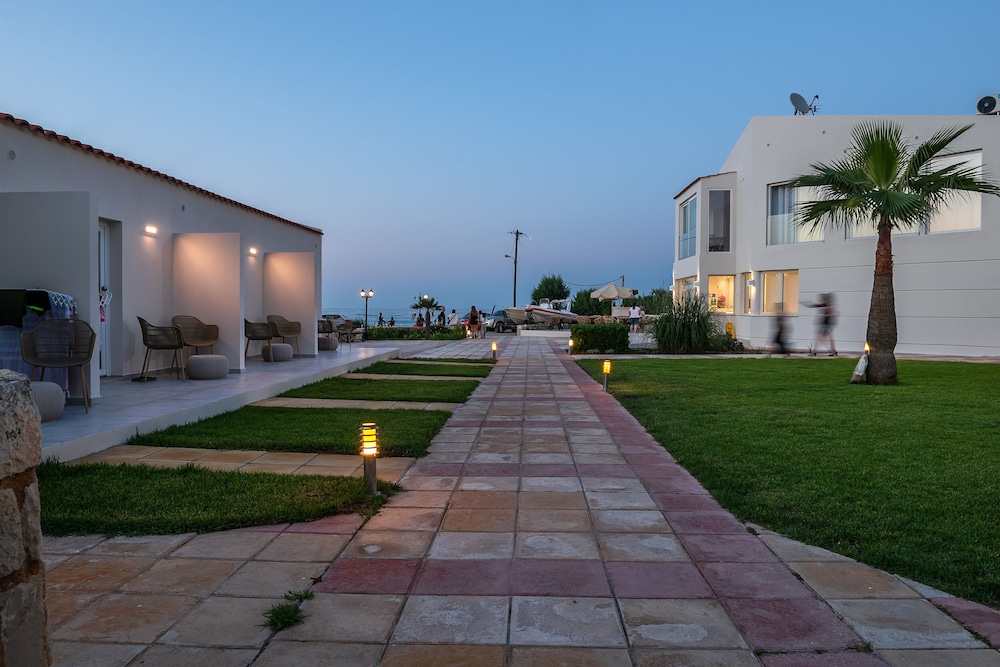 Gt Beach Hotel 37/49