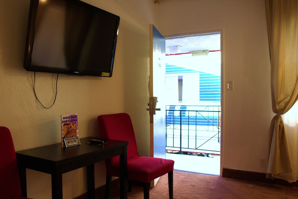 Tradewinds Allsuites Hotel 22/33