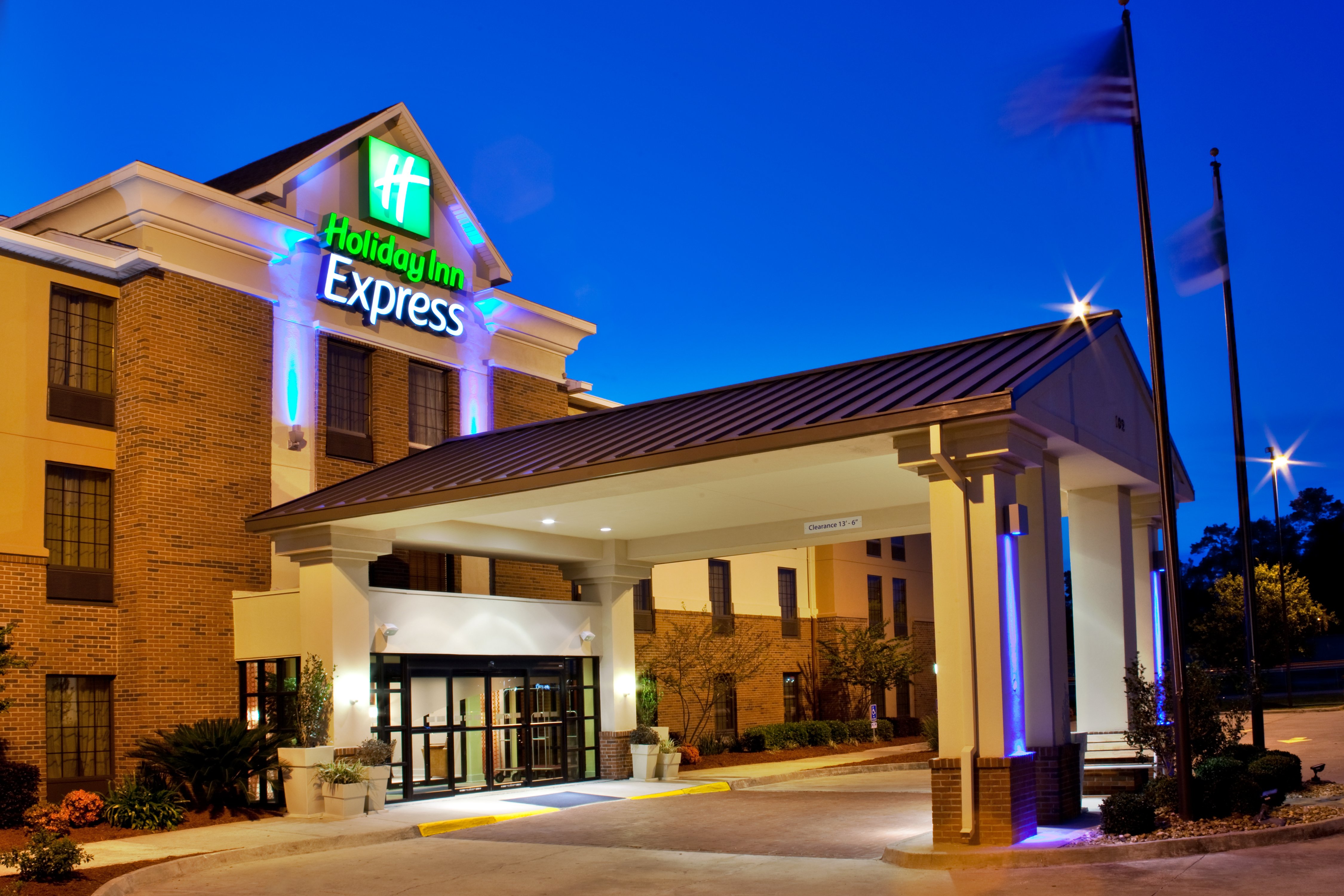 Holiday Inn Express & Suites Sulphur (Lake Charles) 4/50