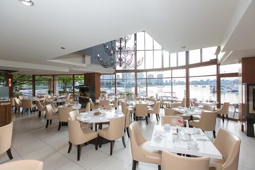GRANVILLE ISLAND HOTEL 35/50