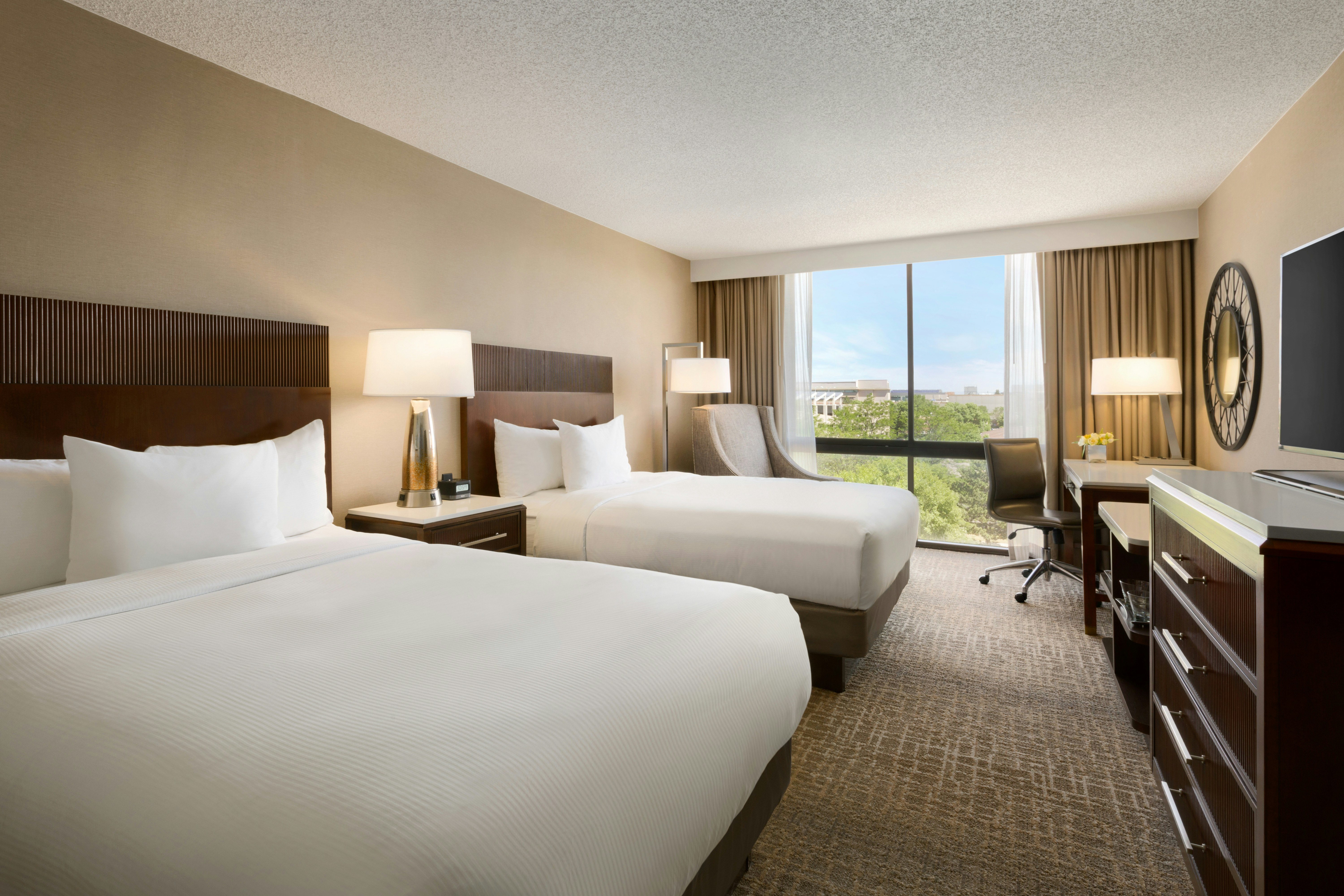 غرفة بسرير كينج لذوي الإعاقة، Hilton Fort Collins 2/3