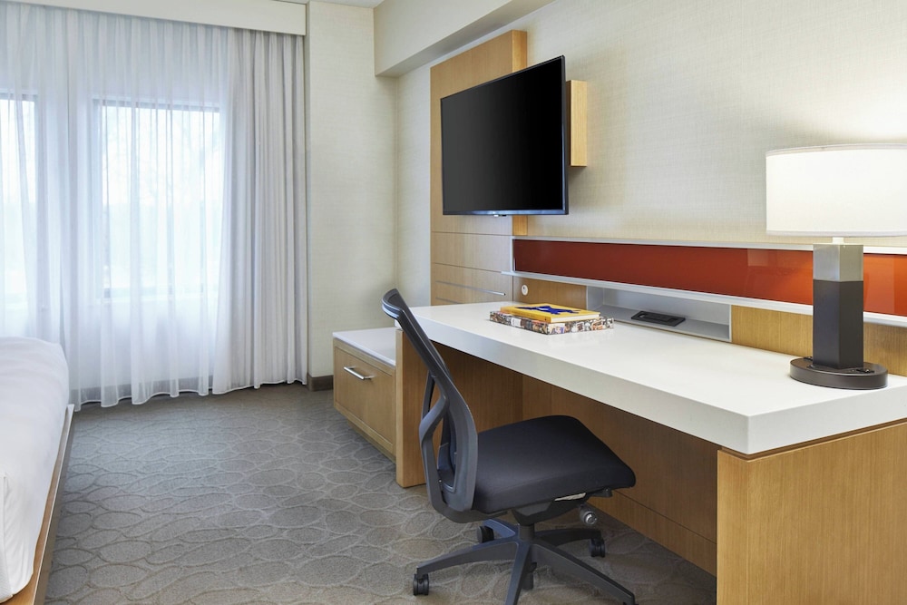 Renaissance Chicago Glenview Suites Hotel 60/72