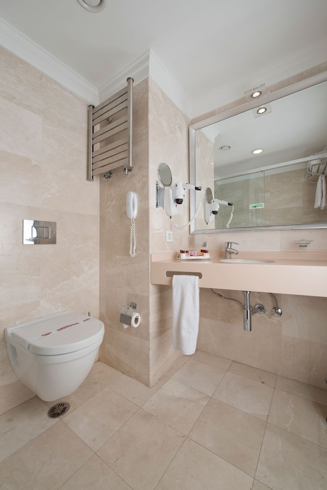 Emporium Hotel Istanbul 24/64