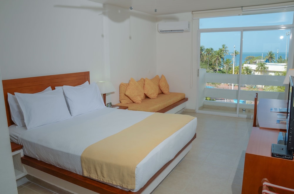 ROOM, DOUBLE BED