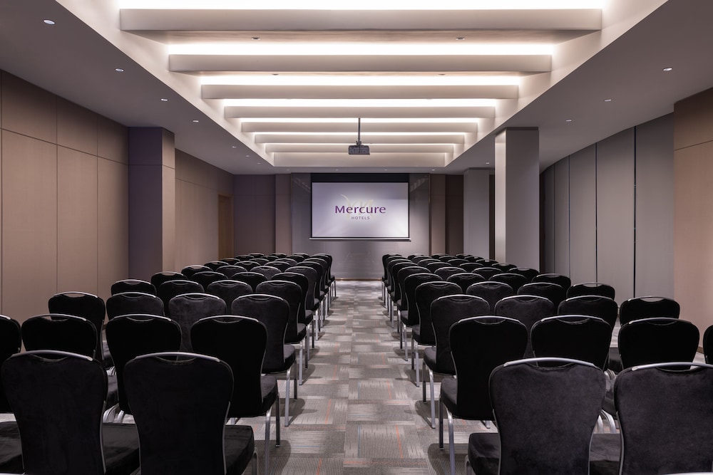Mercure Chengdu Chunxi 56/65