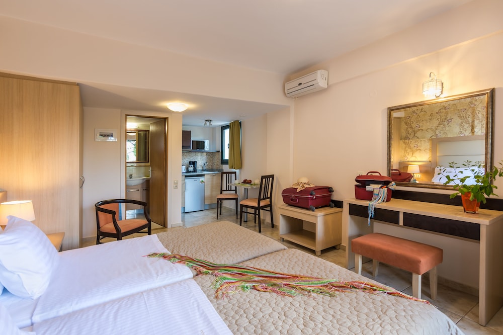 Pilots Villas Luxury Suites 9/48
