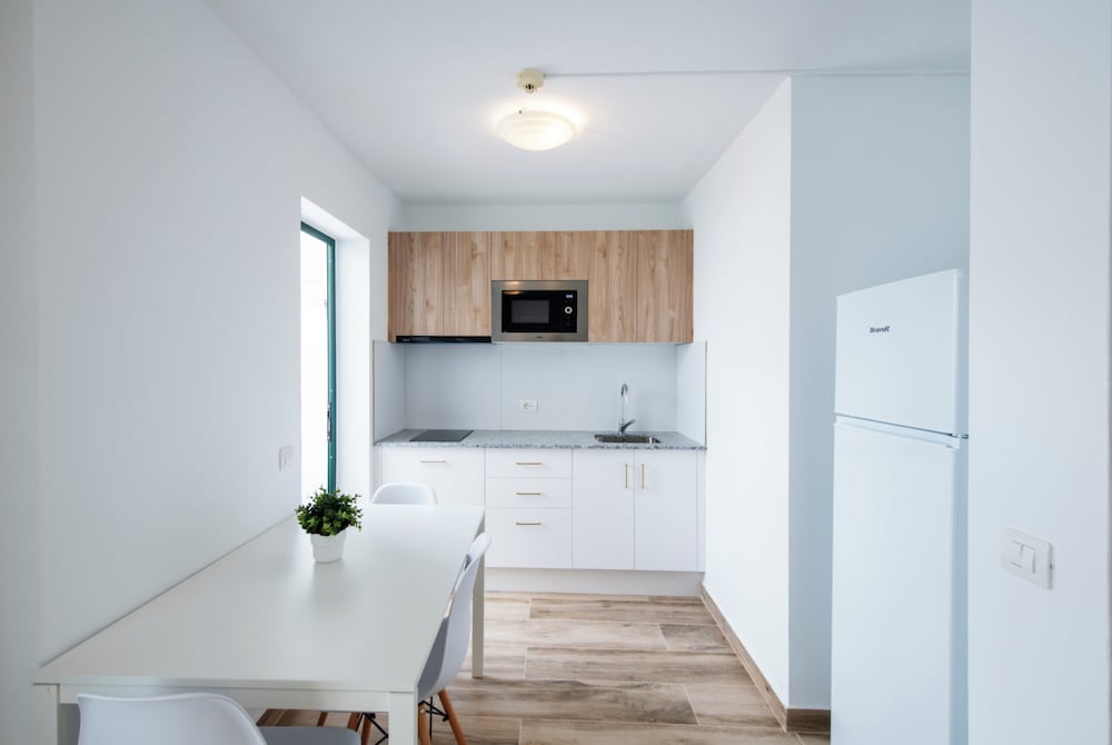Apartamentos Los Rosales 45/75
