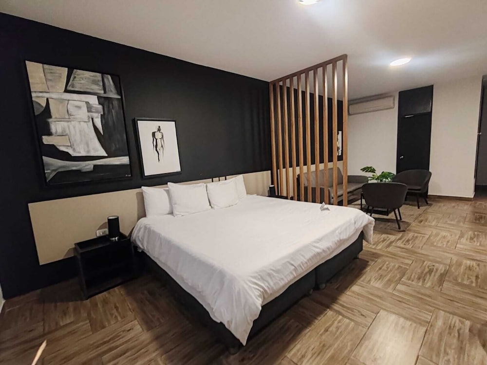 Rua Hotel Boutique 8/24