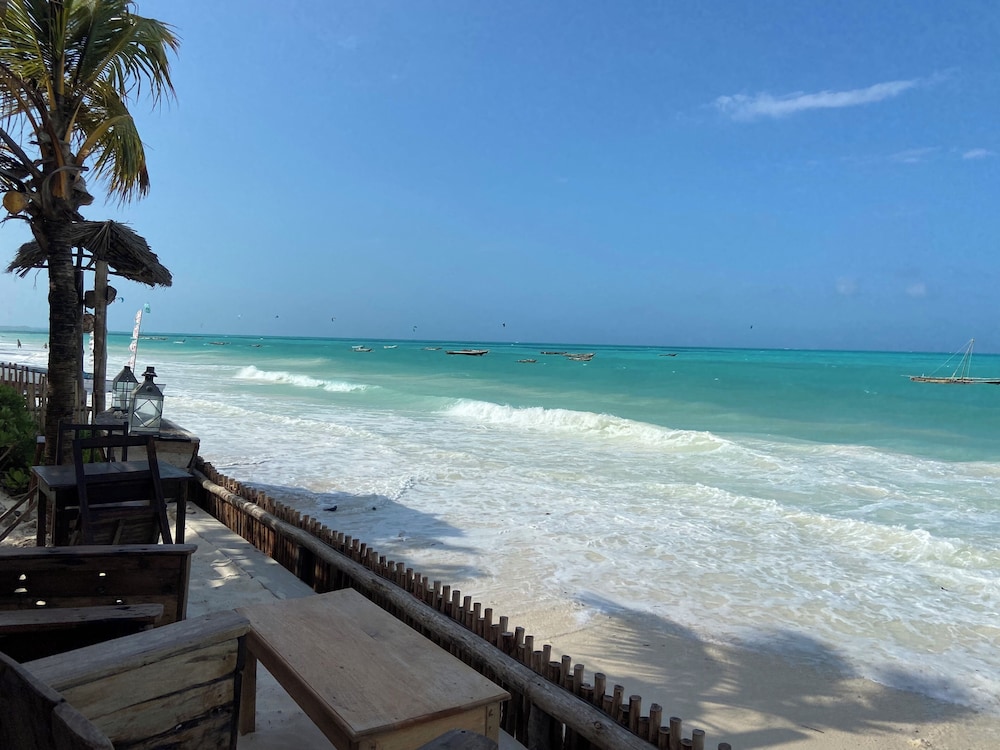 Coco Beach Hotel 10/17