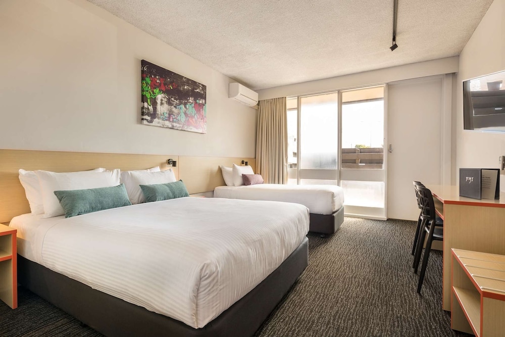 Waltzing Matilda Hotel 10/44