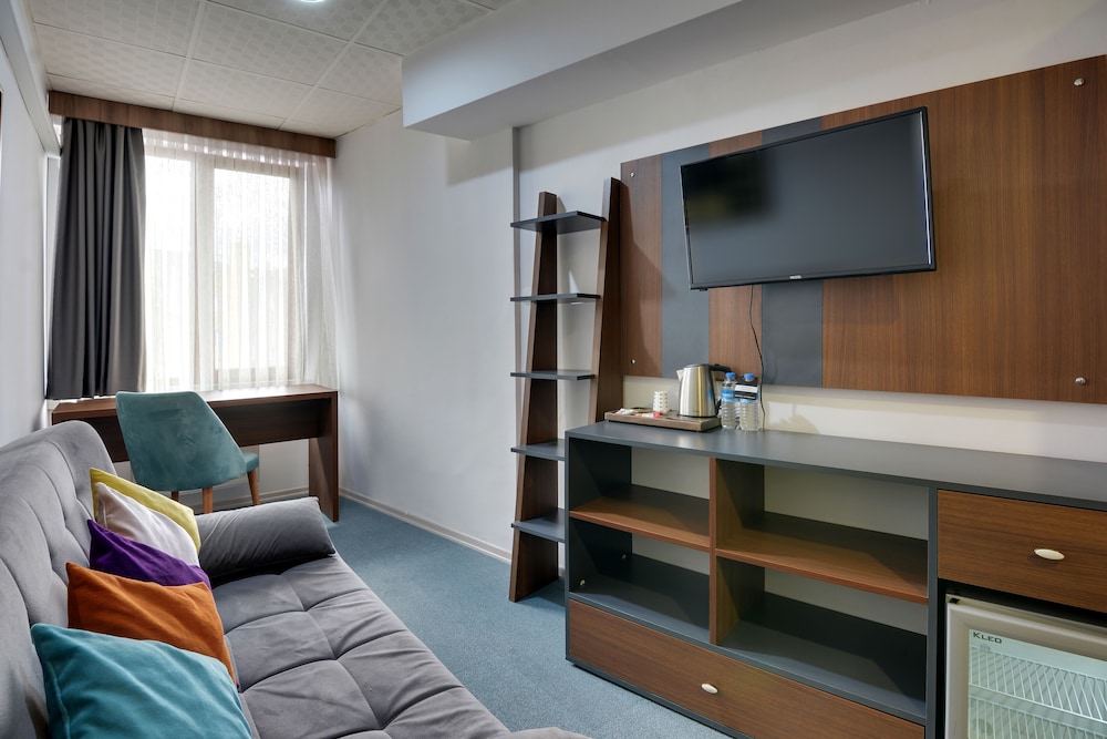 Castillo Luxury Rooms And Suites 23/38