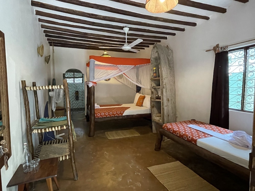 Bellevue Guesthouse 10/50