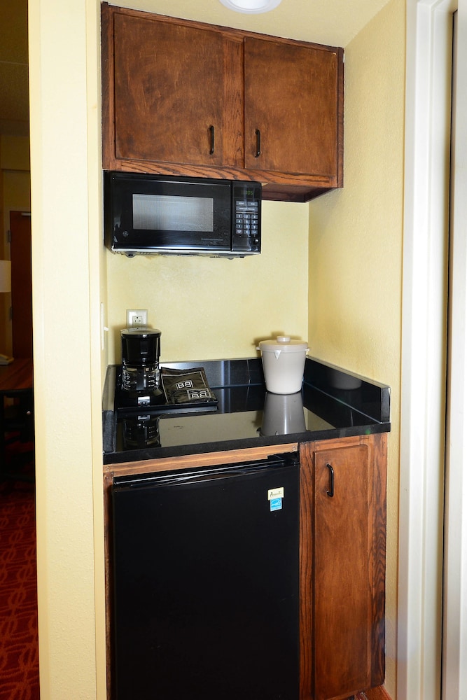 Fairfield Inn And Suites Winston Salem Hanes Mall 27/71