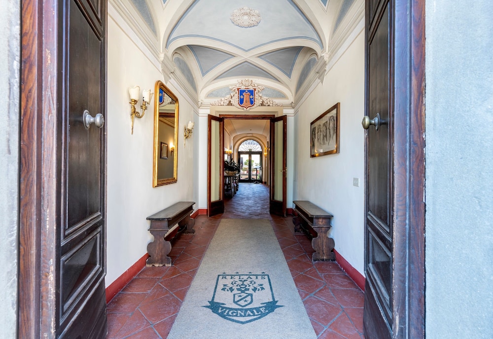 Relais Vignale 6/77
