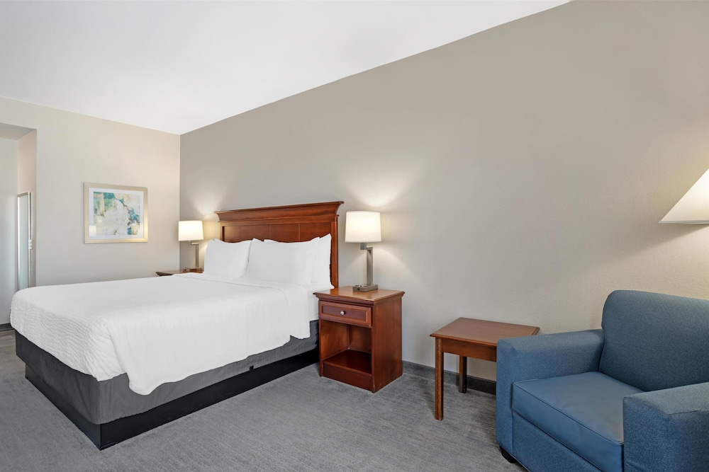 Best Western Plus Executive Hotel Suites 12/50