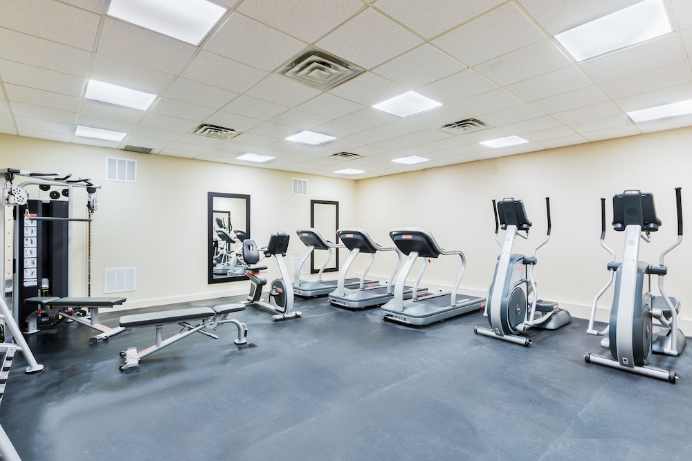 Clarion Hotel & Suites BWI Airport North 30/62