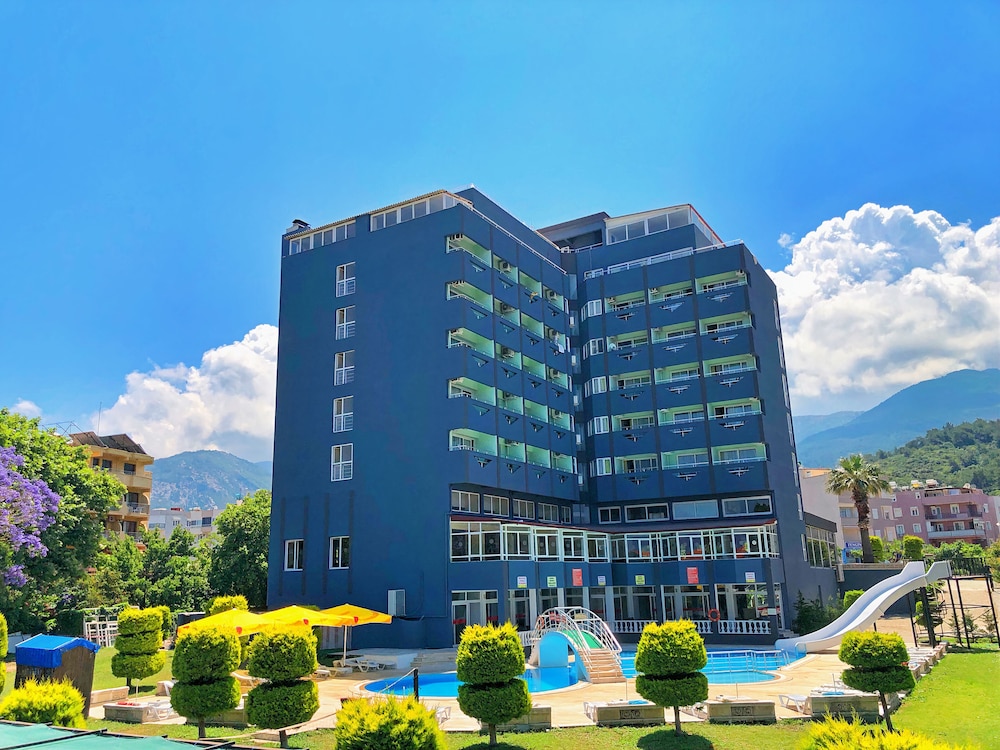 Green Gold Hotel 3/42