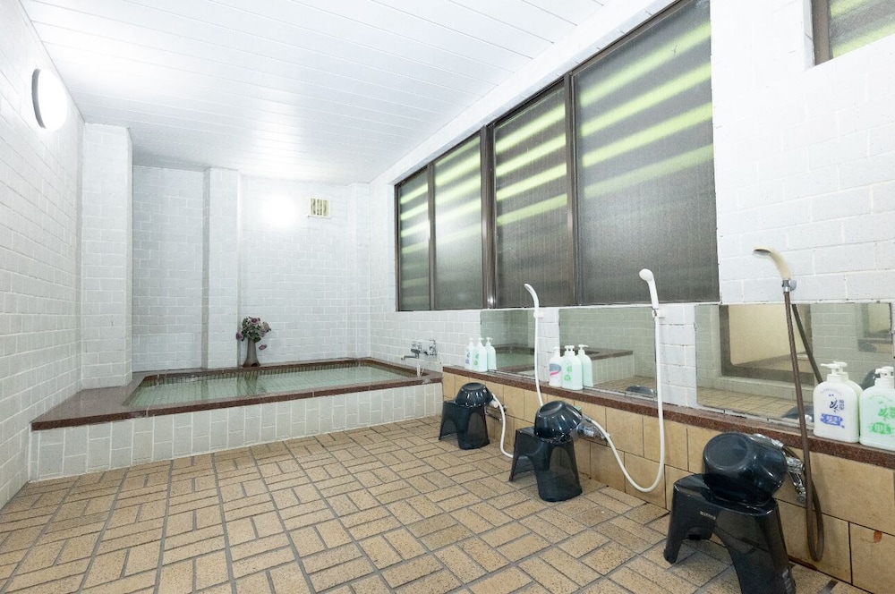 Lodge Oka 18/50