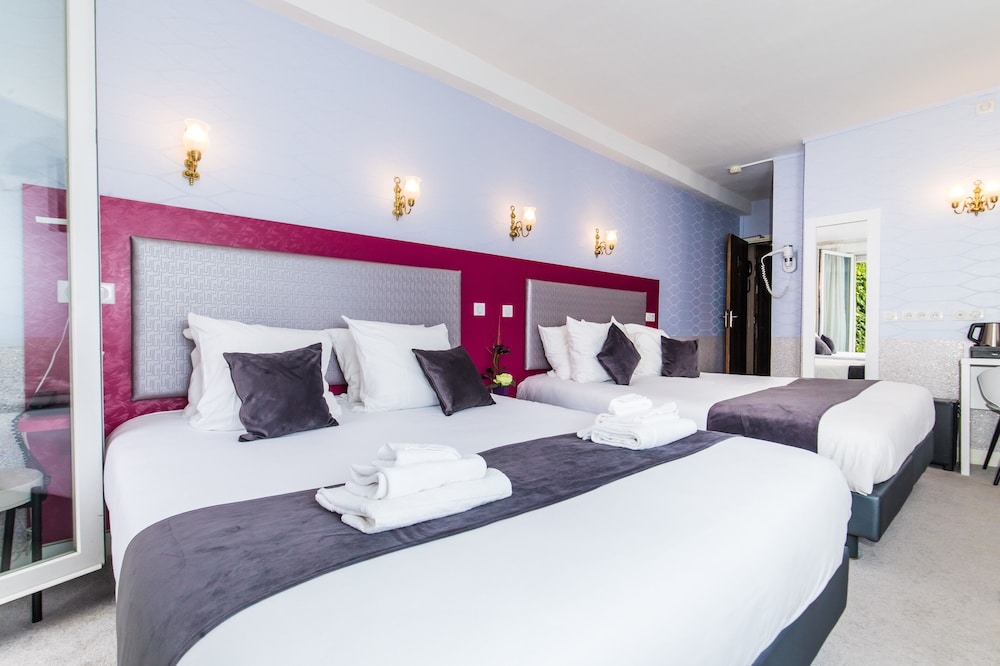 FAMILY, QUADRUPLE, 2 QUEEN BEDS, GARDEN VIEW