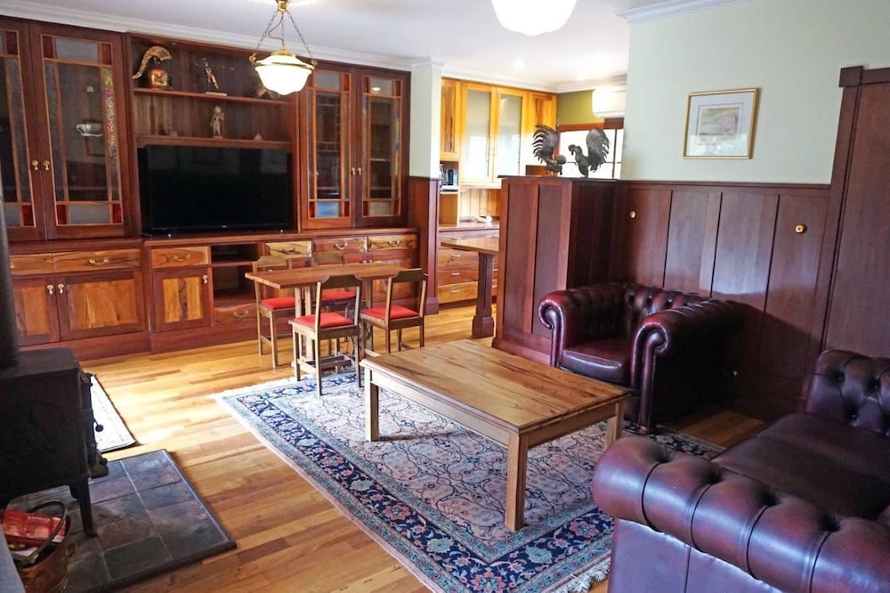 Bridgefield Guest House 30/50