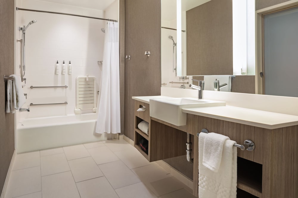 SpringHill Suites by Marriott West Sacramento 40/44