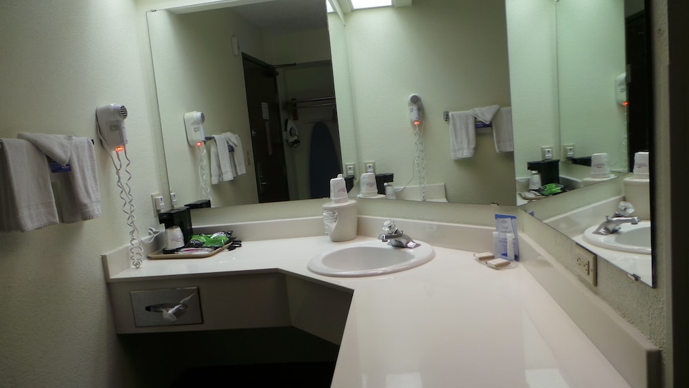 Baymont By Wyndham Arlington At Six Flags Dr 15/41