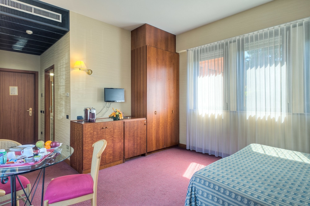 Petra Hotel And Residence 35/60