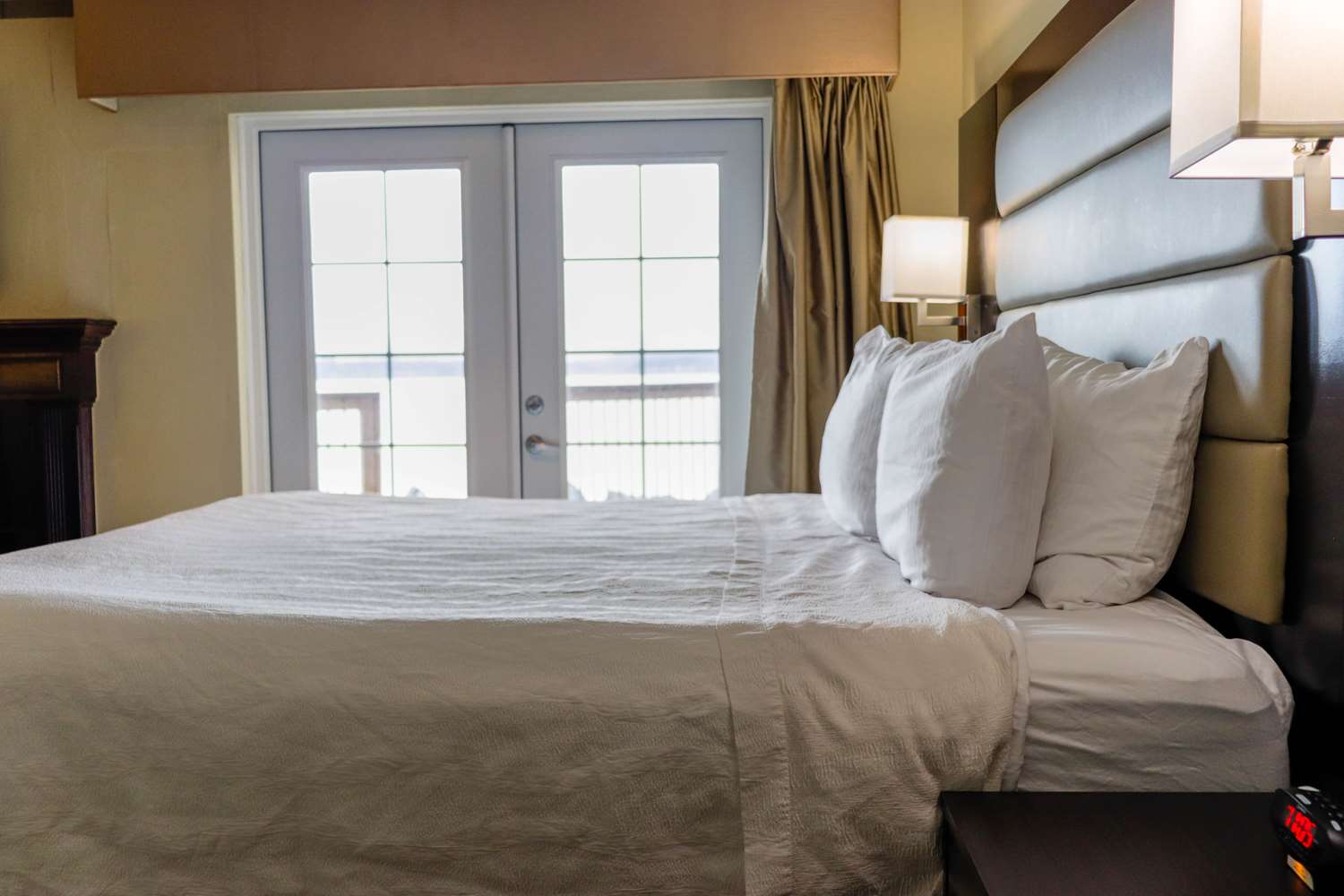 Silverdale Beach Hotel 7/50