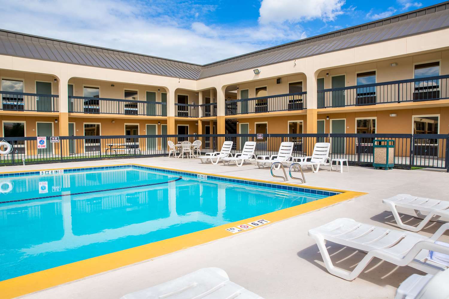 QUALITY INN AT ARLINGTON HIGHLANDS 11/44