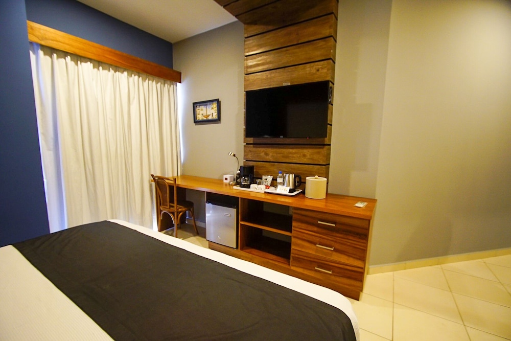 Hotel & Suites Clipperton 6/66