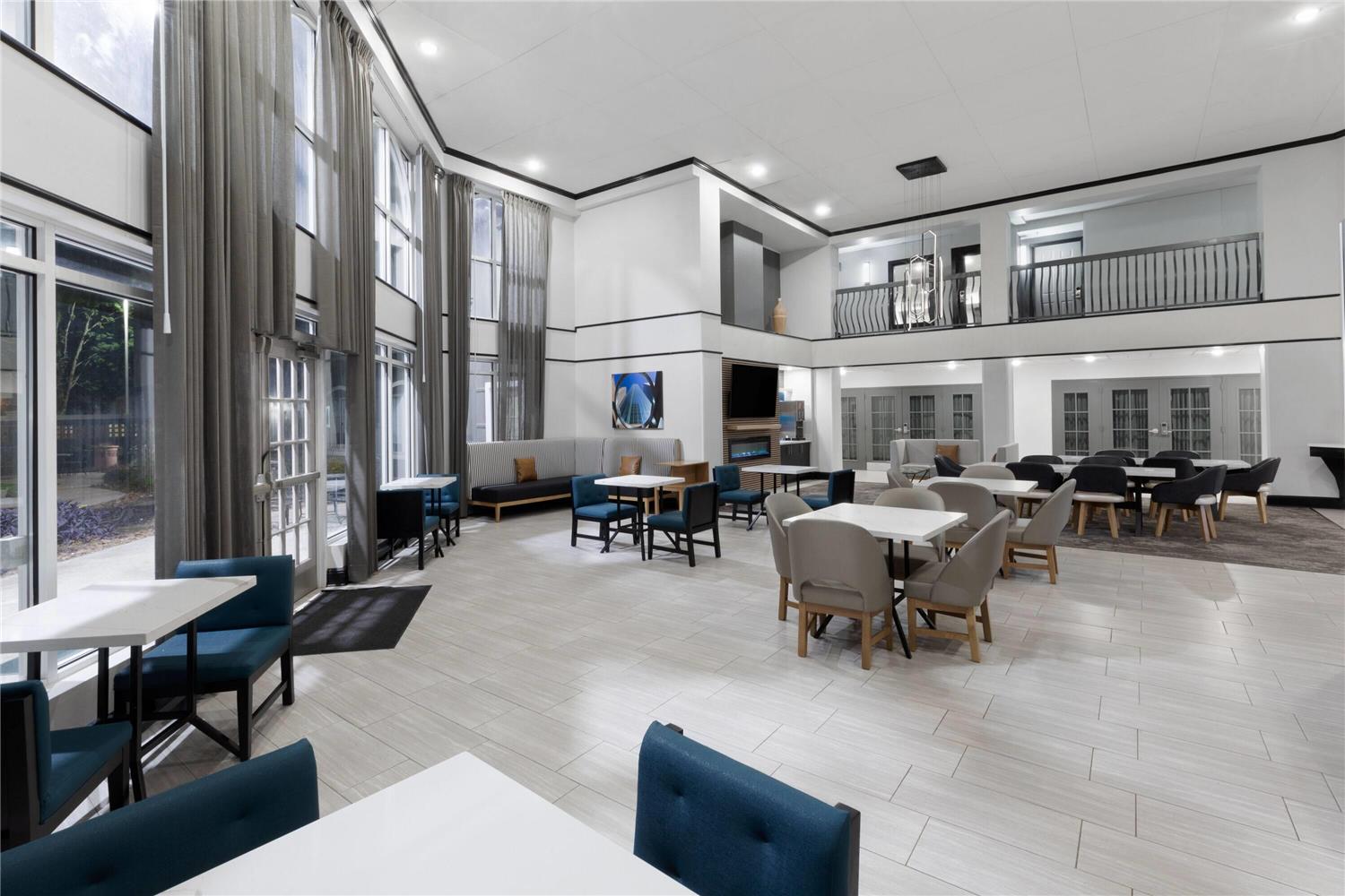 La Quinta Inn & Suites by Wyndham Houston Bush IAH South 25/46