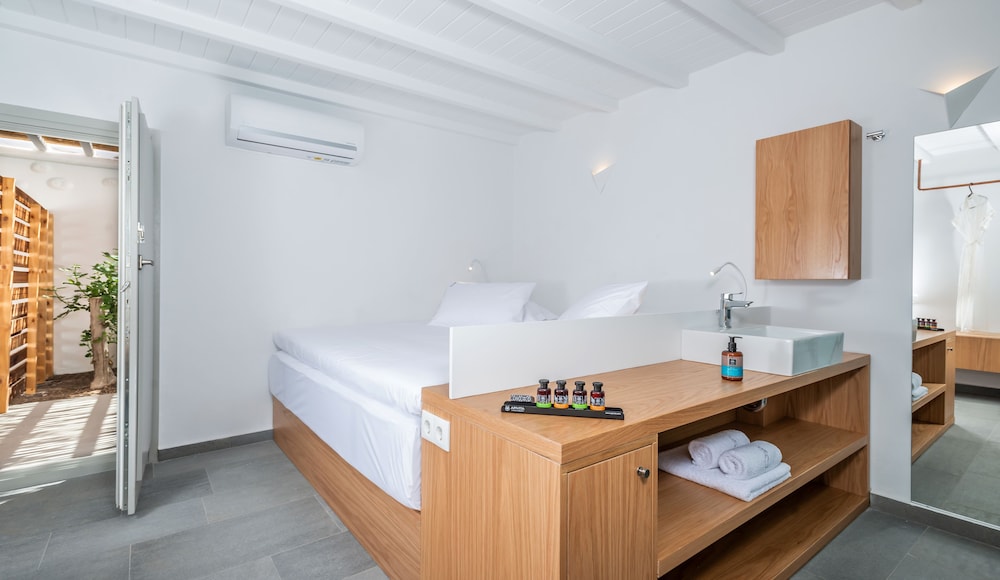 Dreambox Mykonos Suites 8/53