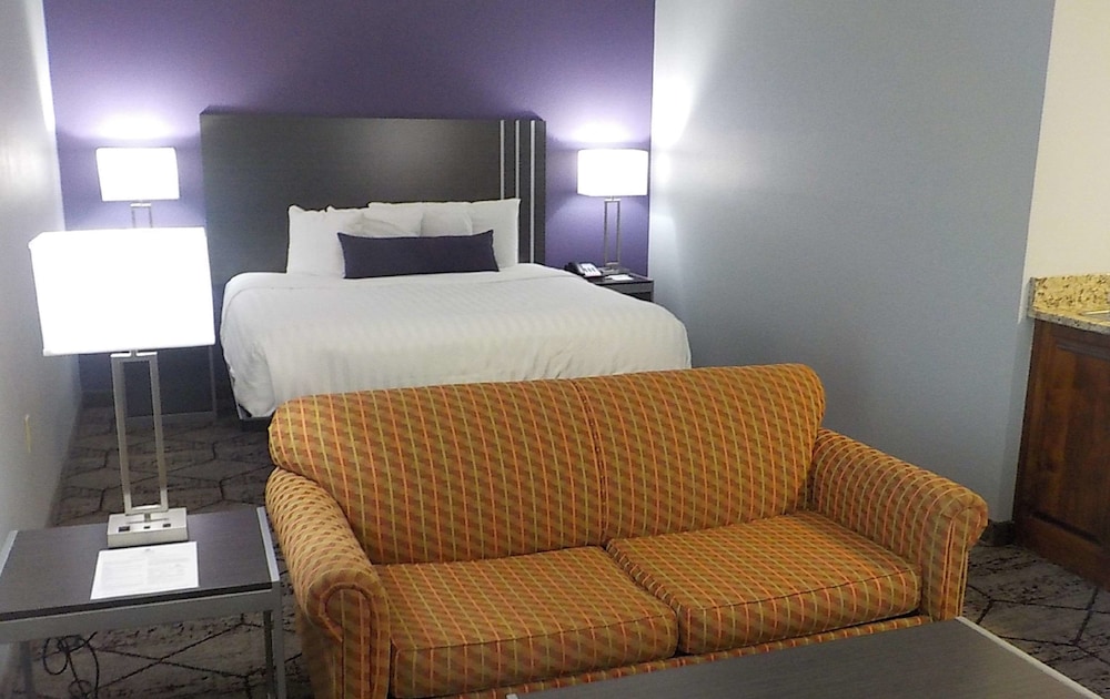 SureStay Plus Hotel by Best Western Warner Robins AFB 24/33