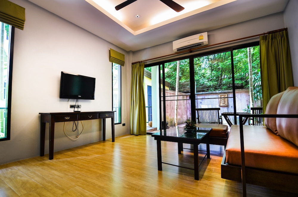 Cocoville Phuket 61/75