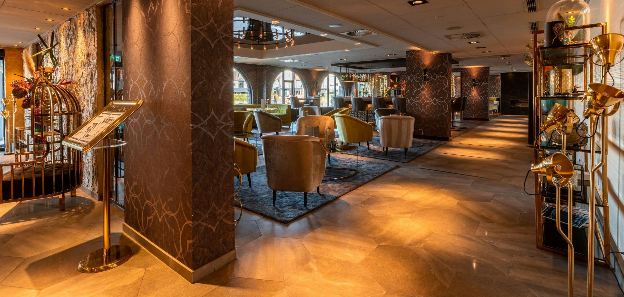 Alexander Hotel 7/25