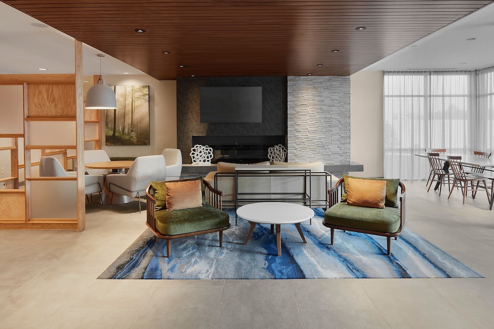 Fairfield Inn & Suites by Marriott Stony Creek 11/19