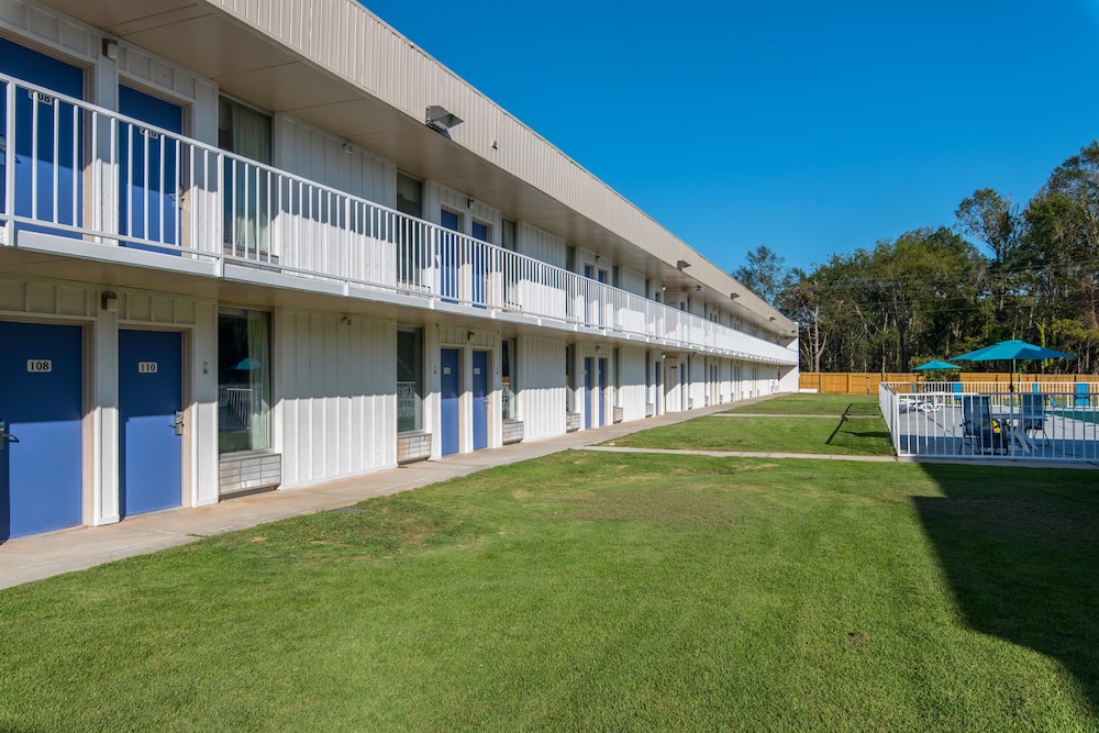 Americas Best Value Inn Hamilton 1/45